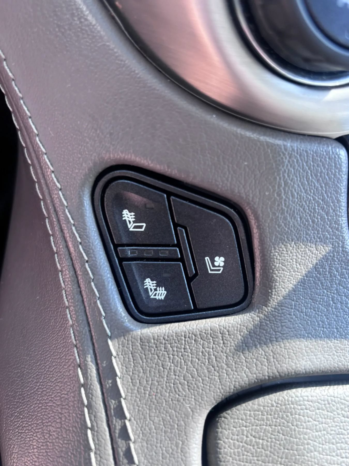 Used 2019 GMC Yukon Denali w/ Denali Ultimate Package AWD/4WD image 18