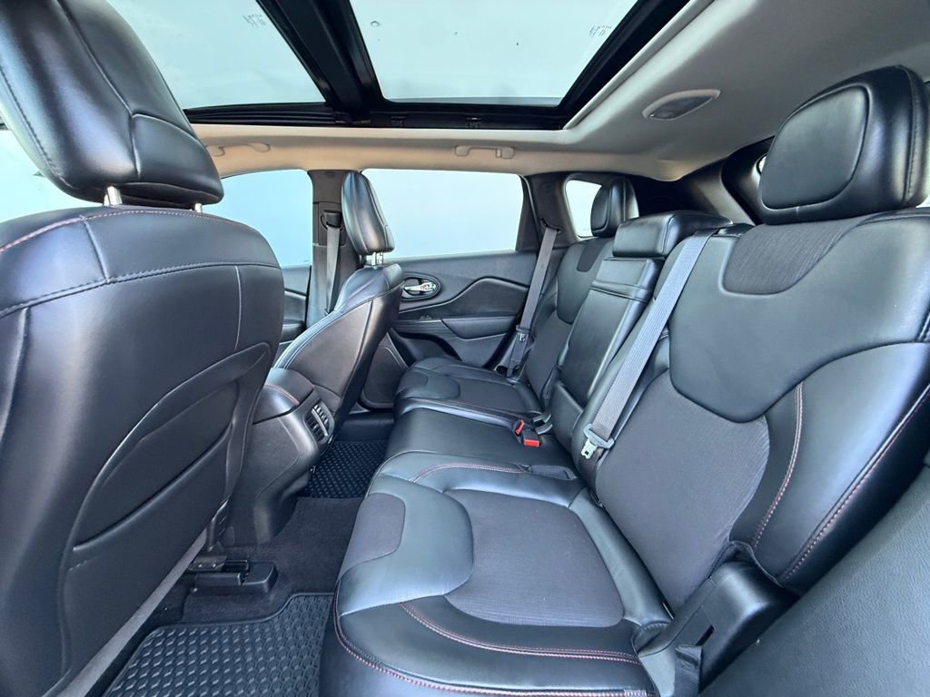 Used 2016 Jeep Cherokee Trailhawk w/ Comfort/Convenience Group image 20