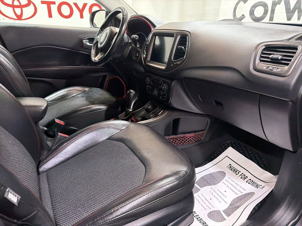 Used 2019 Jeep Compass Trailhawk image 11