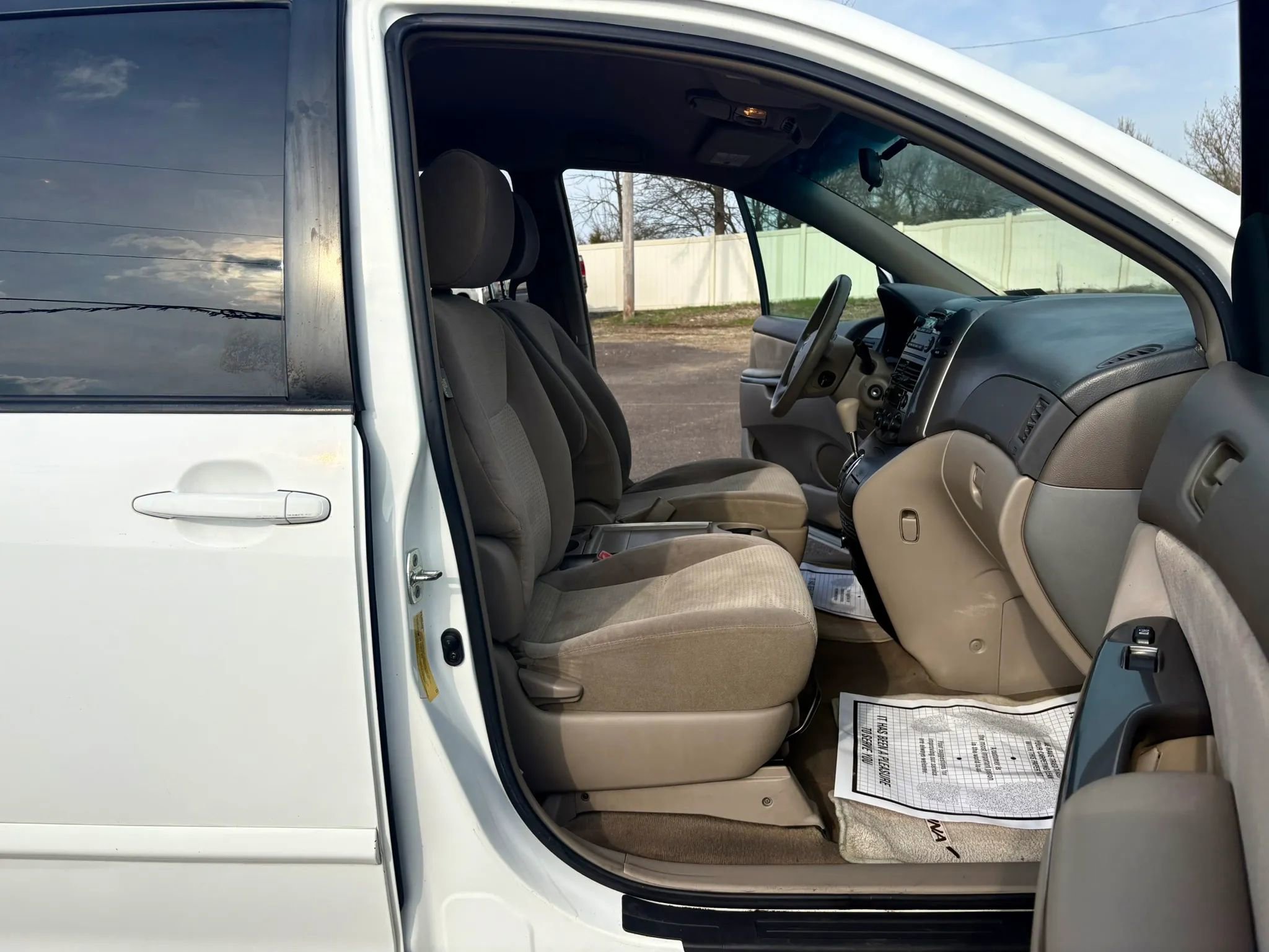 Used 2009 Toyota Sienna LE image 26