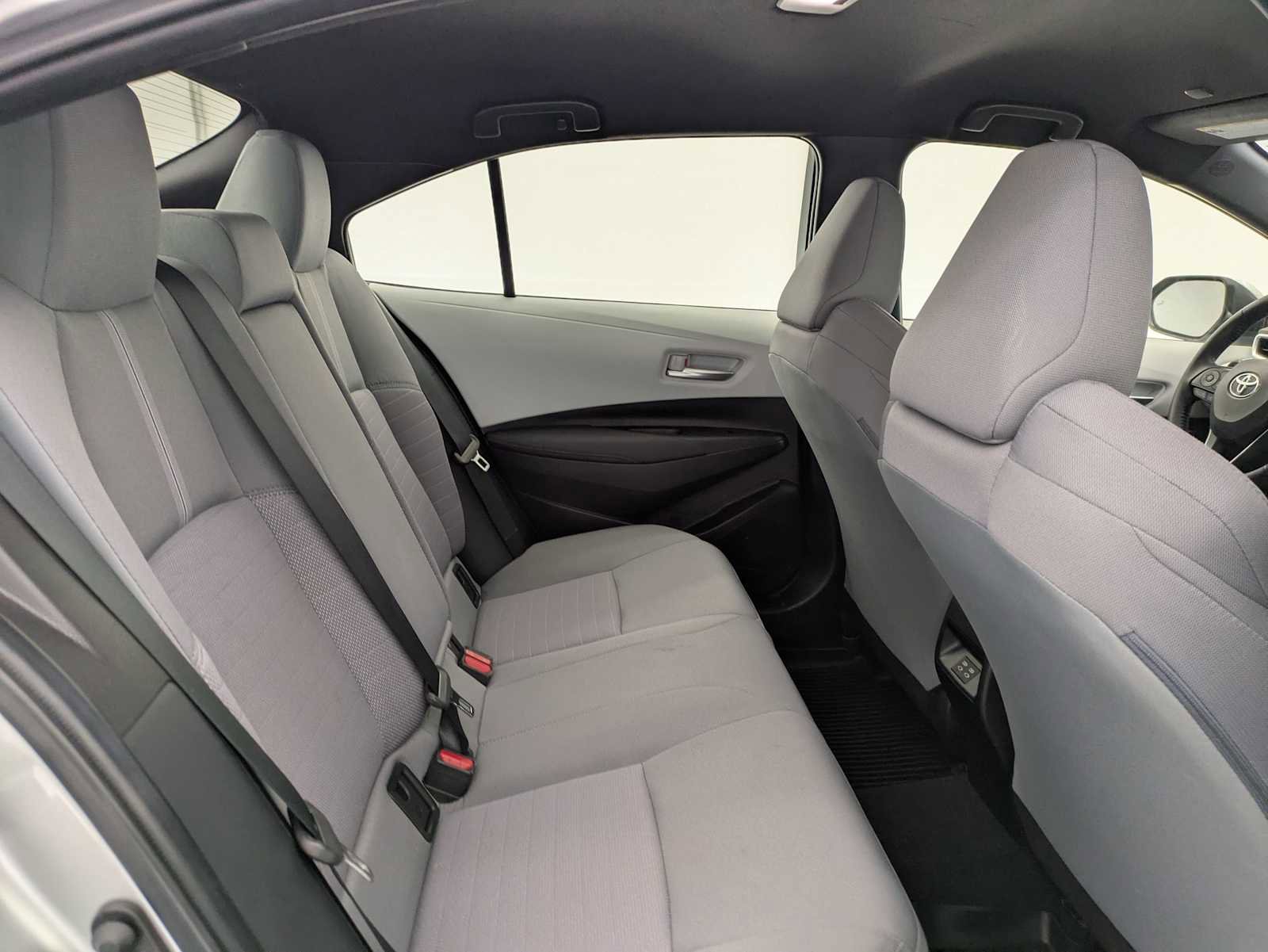 Used 2025 Toyota Corolla SE w/ Convenience Package FWD image 21