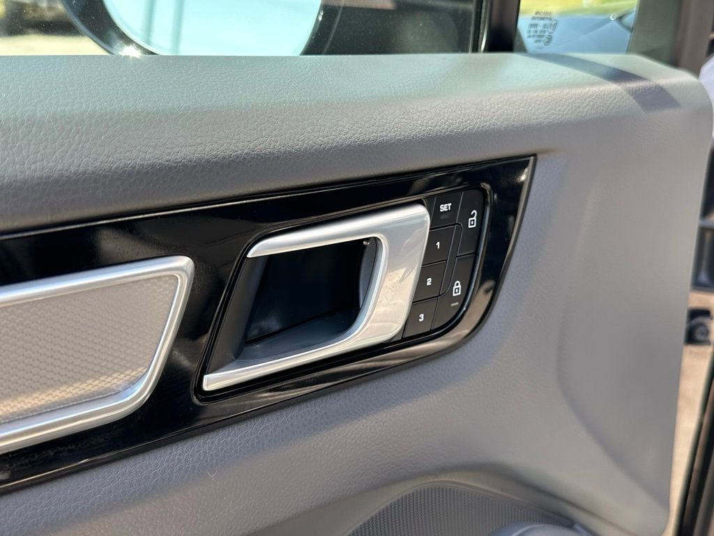 Used 2022 Porsche Cayenne E-Hybrid Coupe image 21