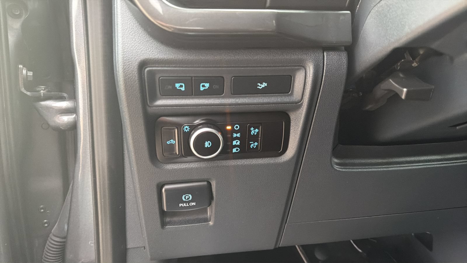 Used 2023 Ford F150 XLT w/ Equipment Group 302A High AWD/4WD image 18