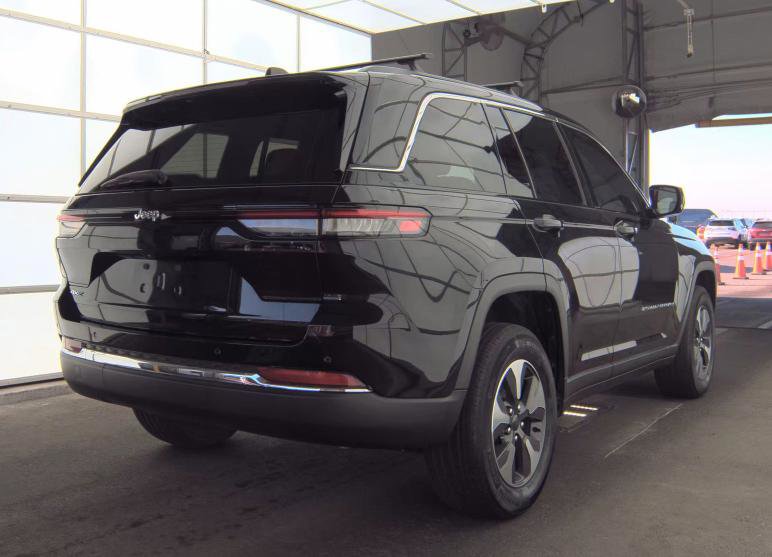 Used 2022 Jeep Grand Cherokee Limited 4xe AWD/4WD image 3