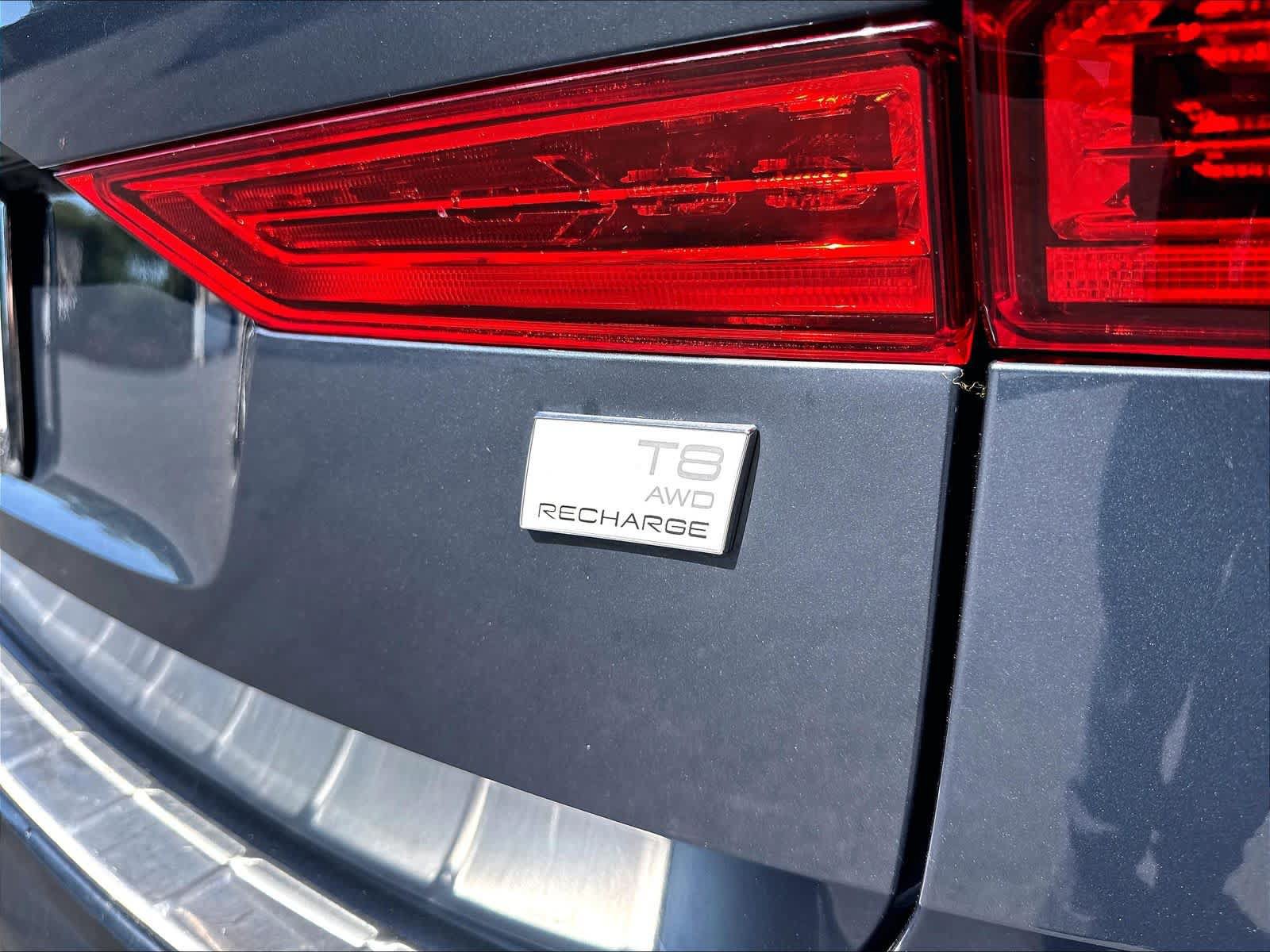 Used 2024 Volvo XC60 T8 Plus AWD/4WD image 11