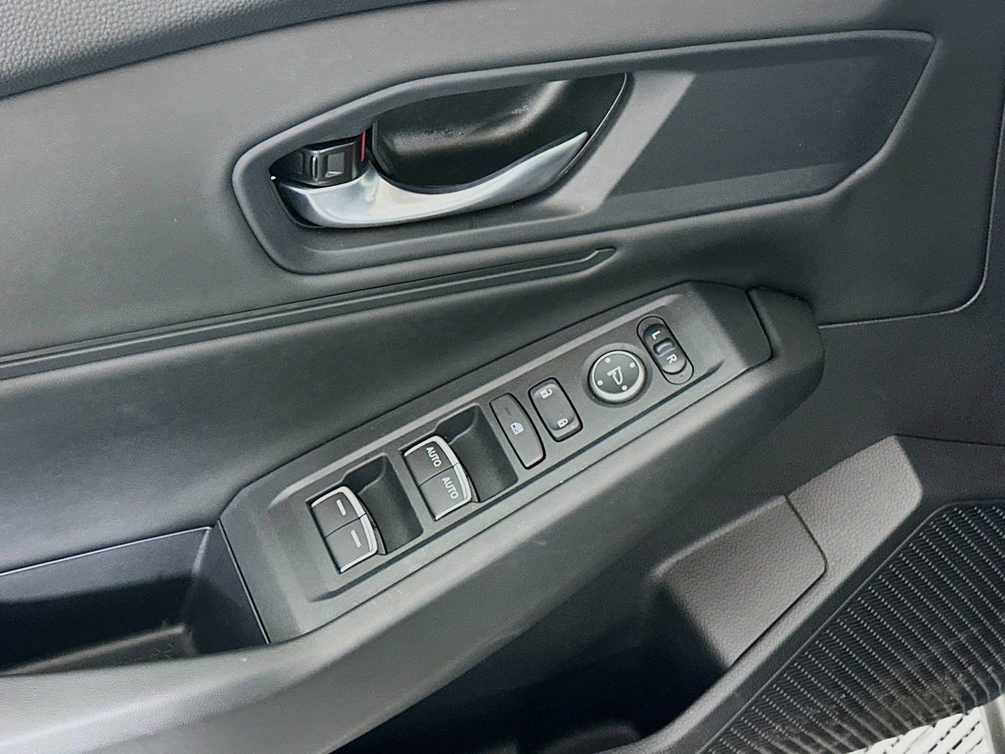 Used 2025 Honda Accord SE image 15