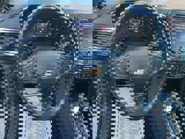 Used 2020 Chevrolet Equinox LT w/ Driver Convenience Package image 14