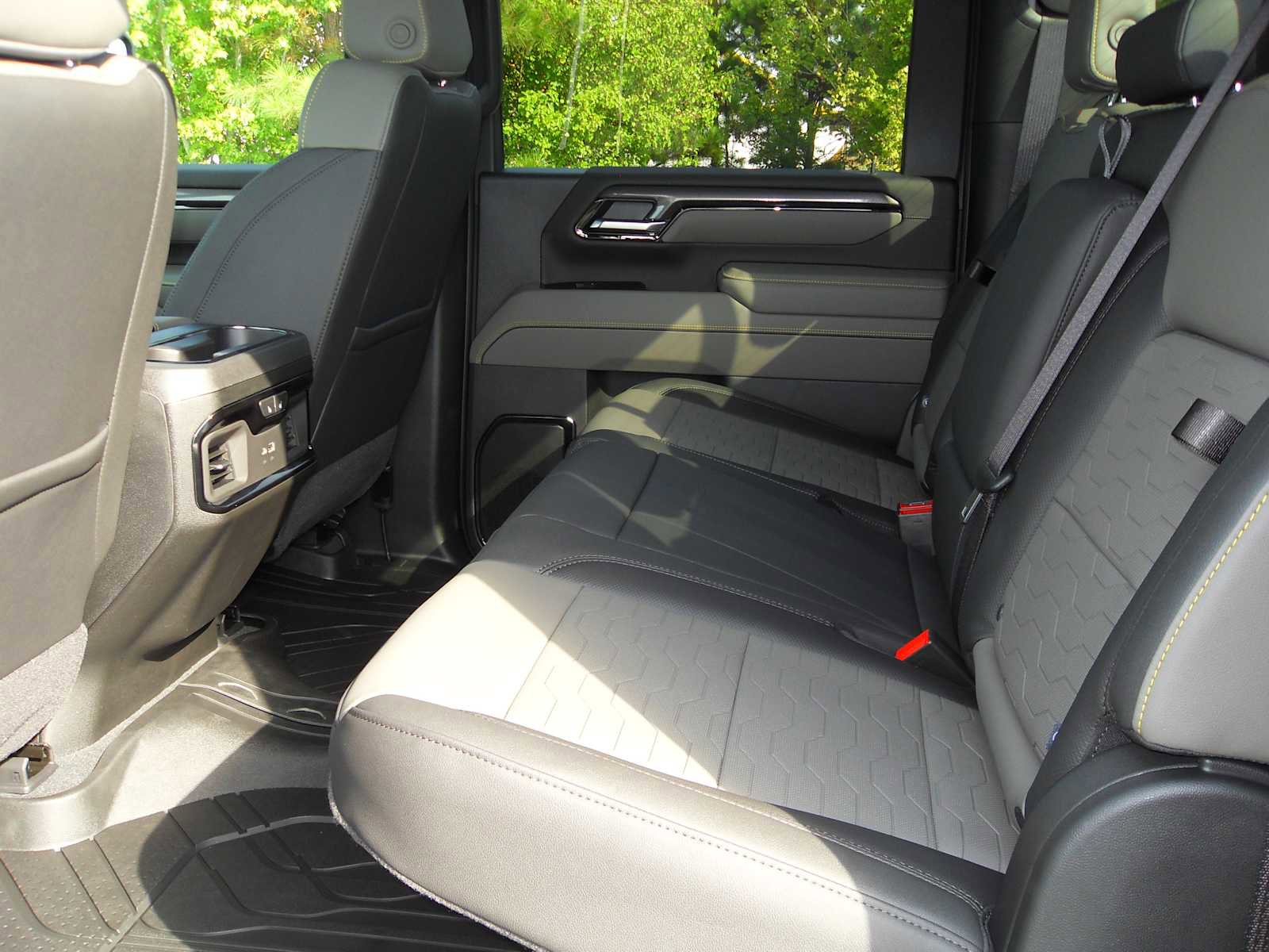 New 2026 Chevrolet Silverado 2500 ZR2 image 19
