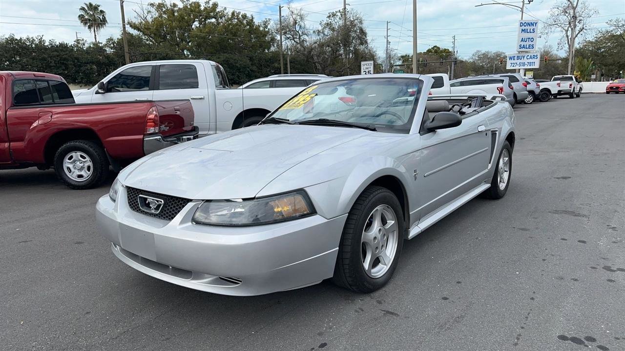 Used 2003 Ford Mustang Convertible image 4