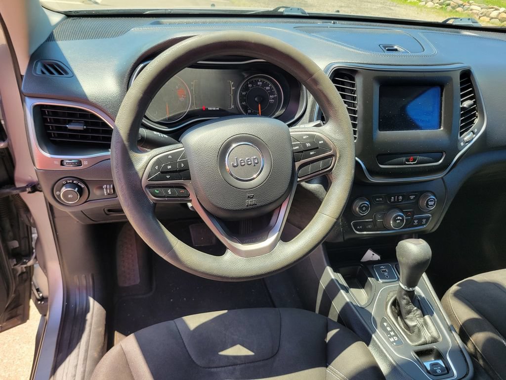 Used 2019 Jeep Cherokee Latitude w/ Popular Appearance Group FWD image 13