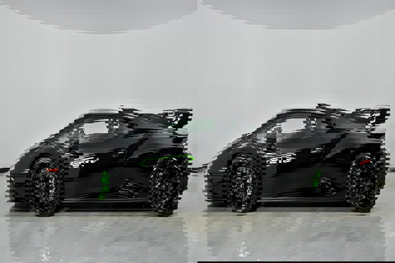 Used 2022 Lamborghini Huracan STO image 8