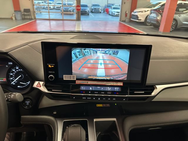 Certified 2025 Toyota Sienna XLE w/ XLE Plus Package AWD/4WD image 21
