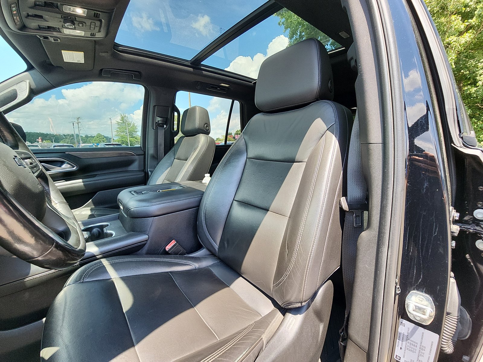Used 2021 Chevrolet Tahoe Z71 w/ Z71 Signature Package AWD/4WD image 19