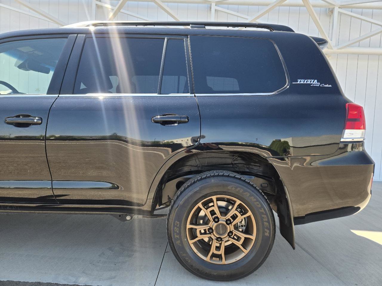 Used 2020 Toyota Land Cruiser Heritage Edition image 23