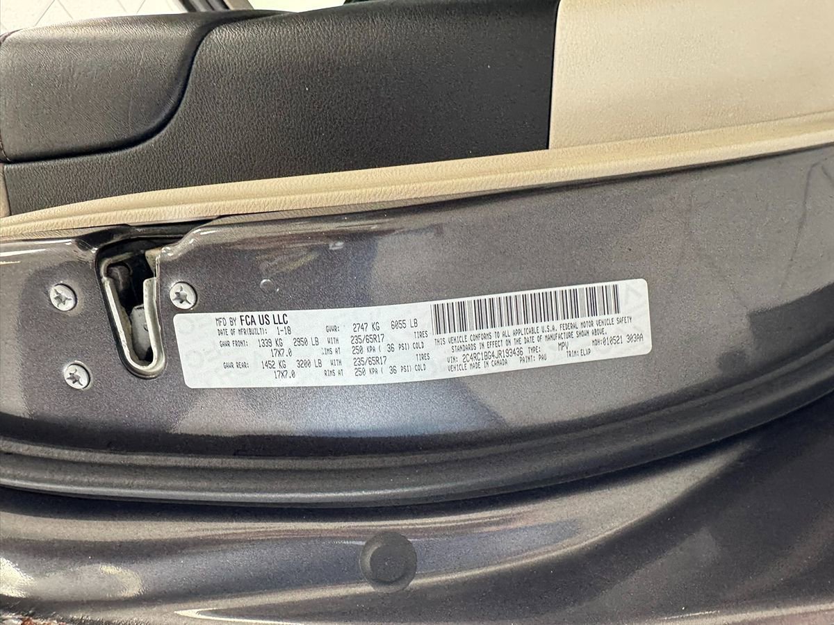 Used 2018 Chrysler Pacifica Touring-L FWD image 66