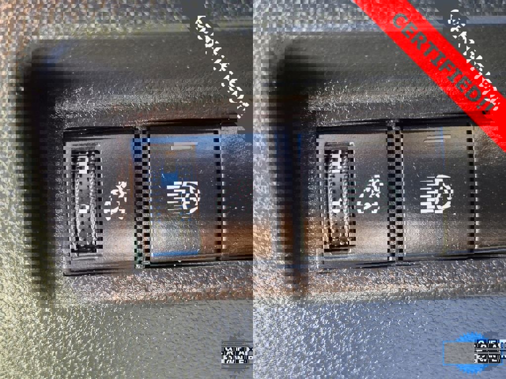 Used 2024 Toyota RAV4 LE image 9