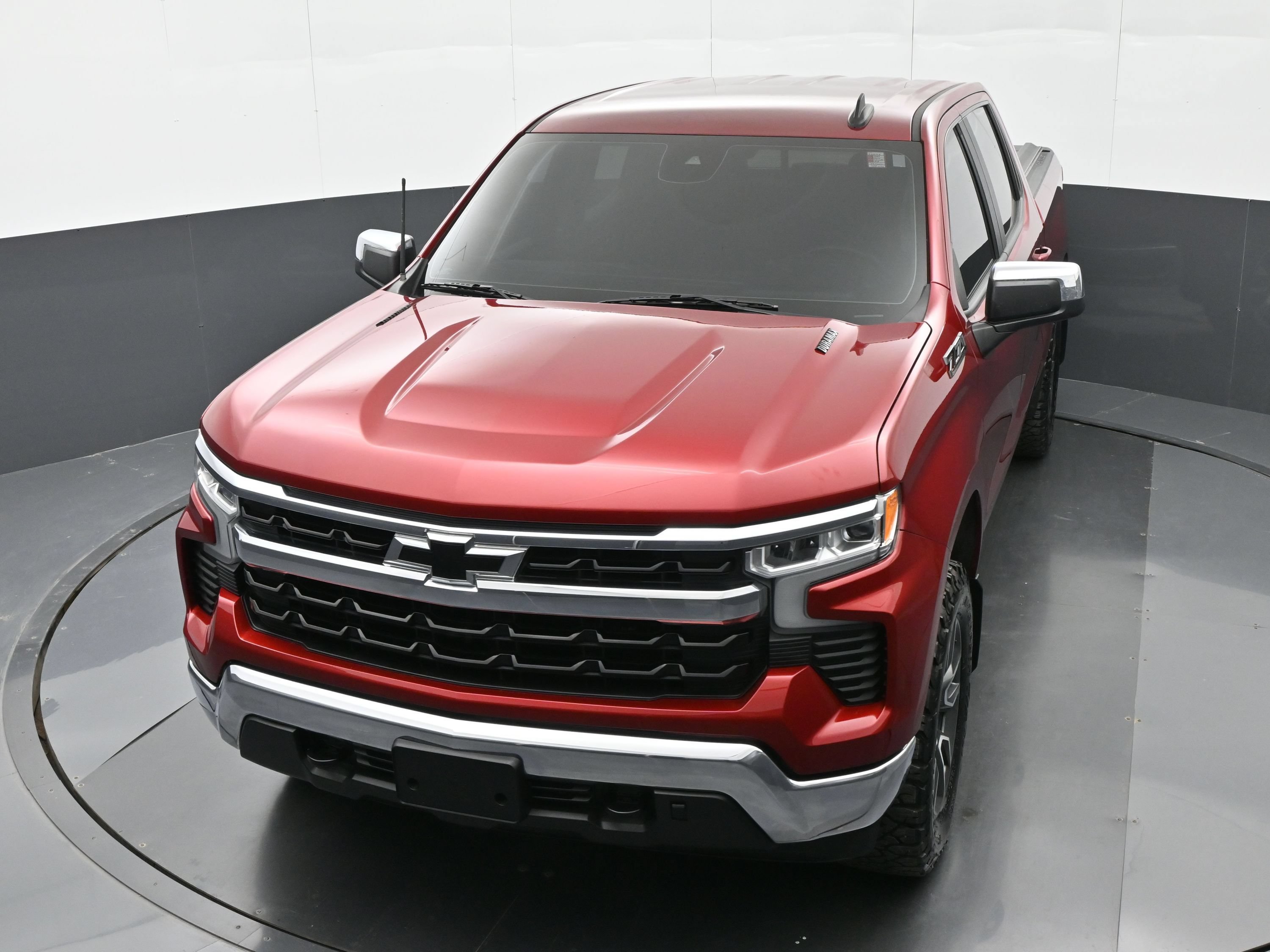 Used 2023 Chevrolet Silverado 1500 LT AWD/4WD image 34