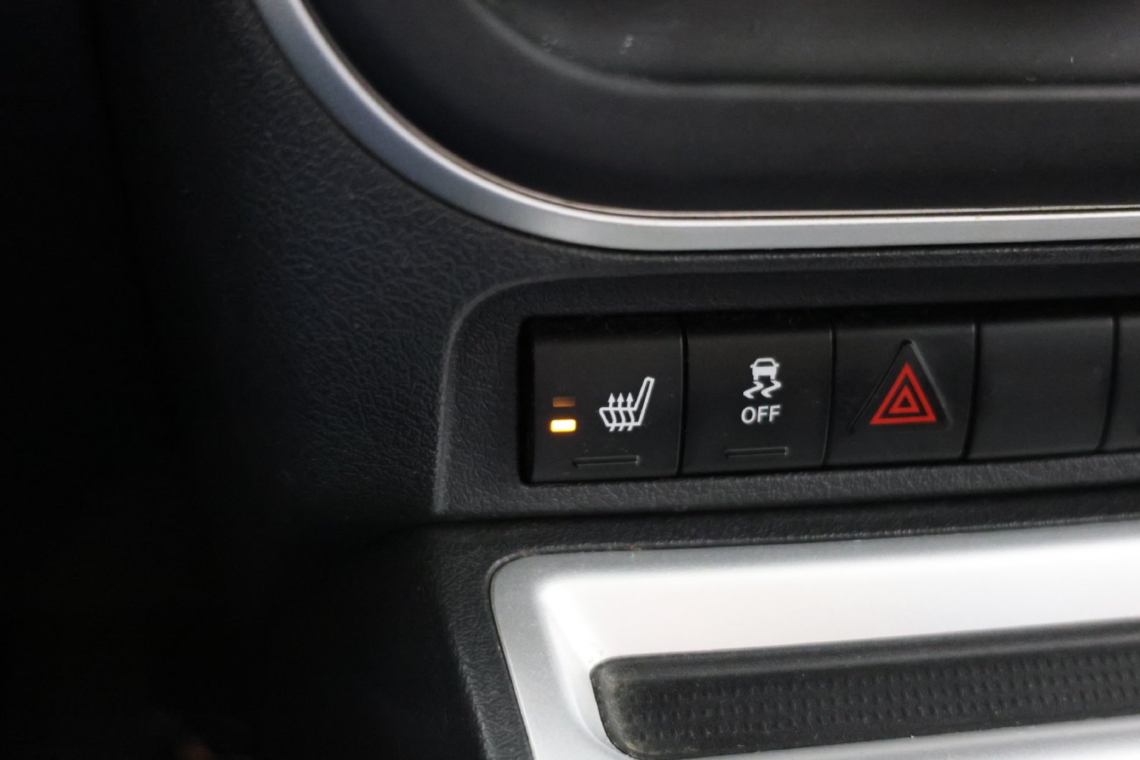 Used 2015 Jeep Compass Latitude w/ Sun/Sound Group FWD image 7