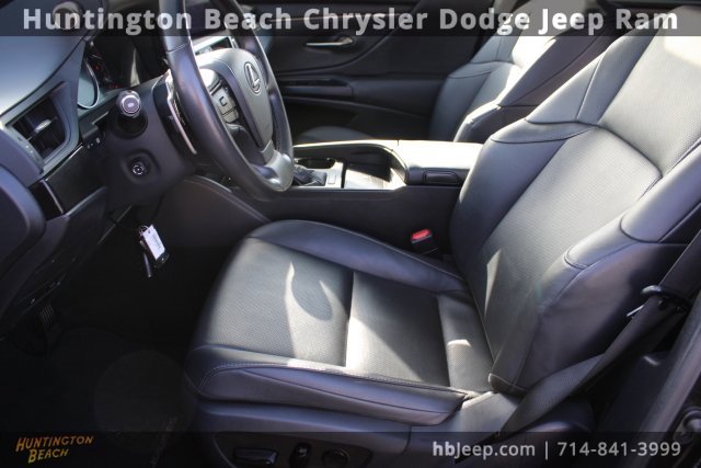 Used 2023 Lexus ES 350 w/ Premium Package image 32