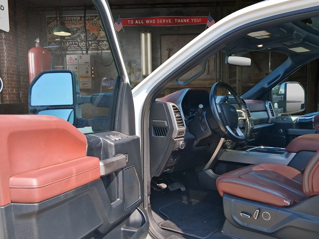 Used 2020 Ford F250 Platinum w/ FX4 Off-Road Package AWD/4WD image 14