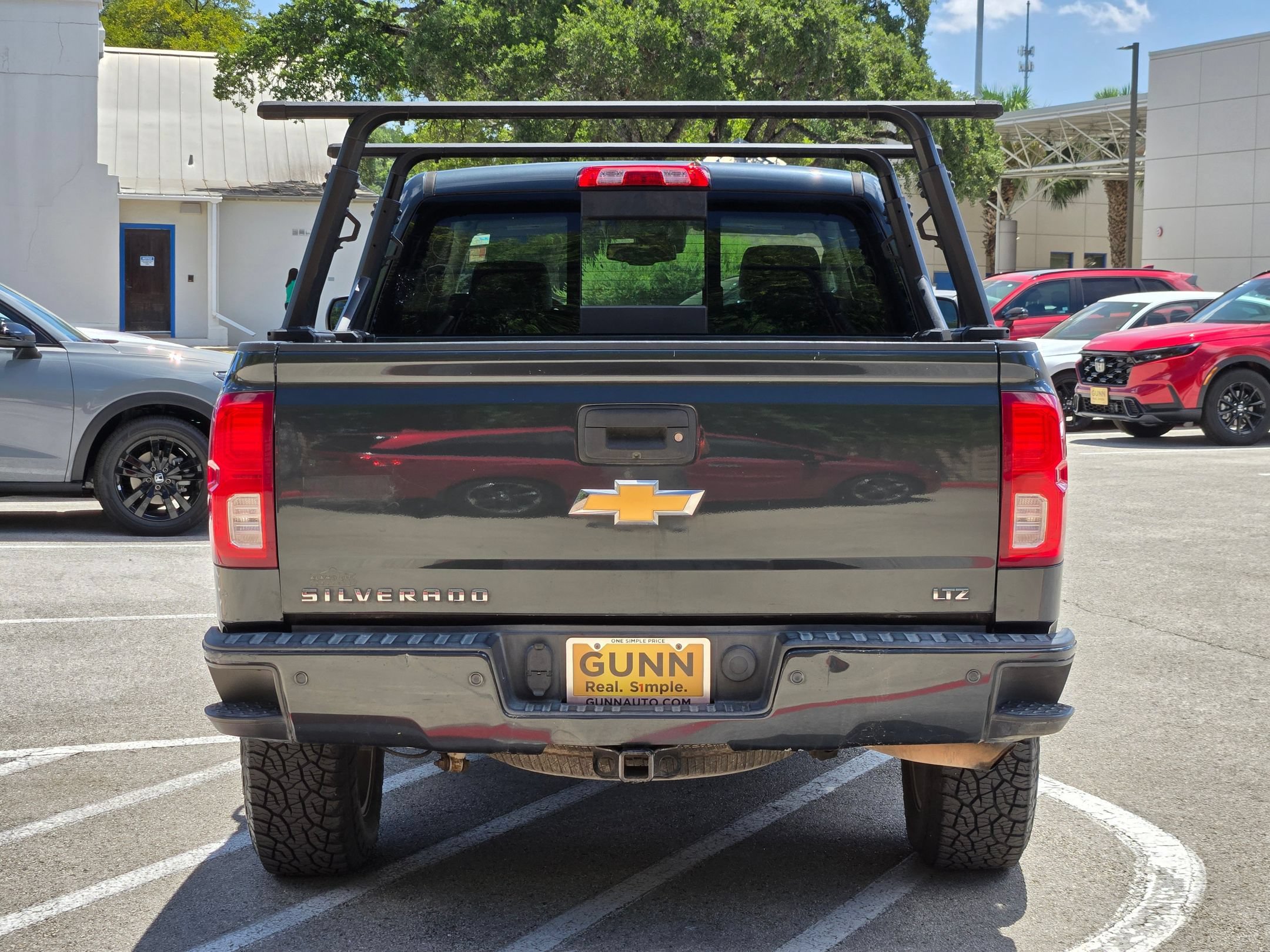 Used 2018 Chevrolet Silverado 1500 LTZ Z71 w/ LTZ Plus Package AWD/4WD image 4