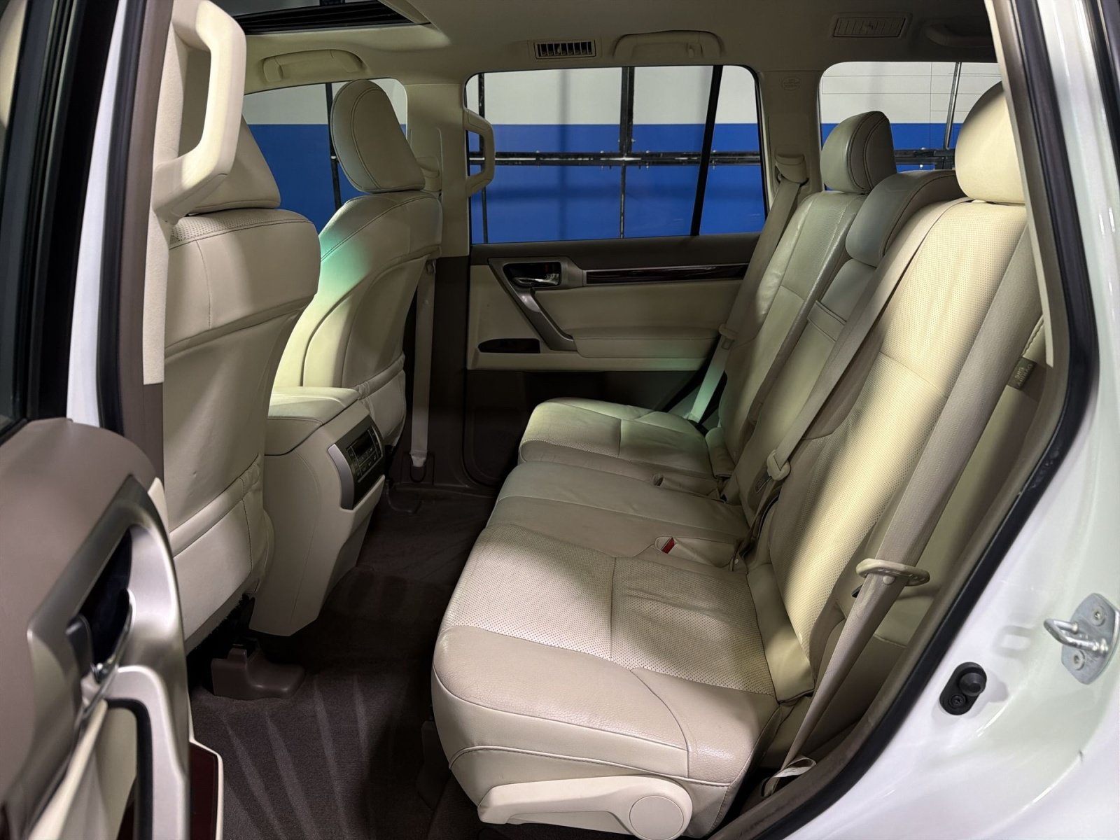 Used 2019 Lexus GX 460 Premium w/ Premium Package AWD/4WD image 24