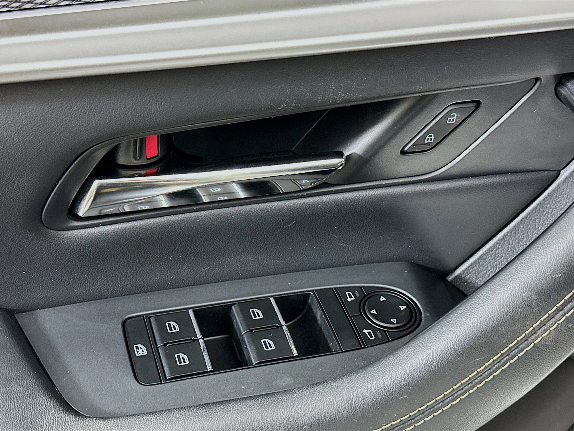 Used 2024 MAZDA CX-90 Plug-In Hybrid w/ Preferred image 15