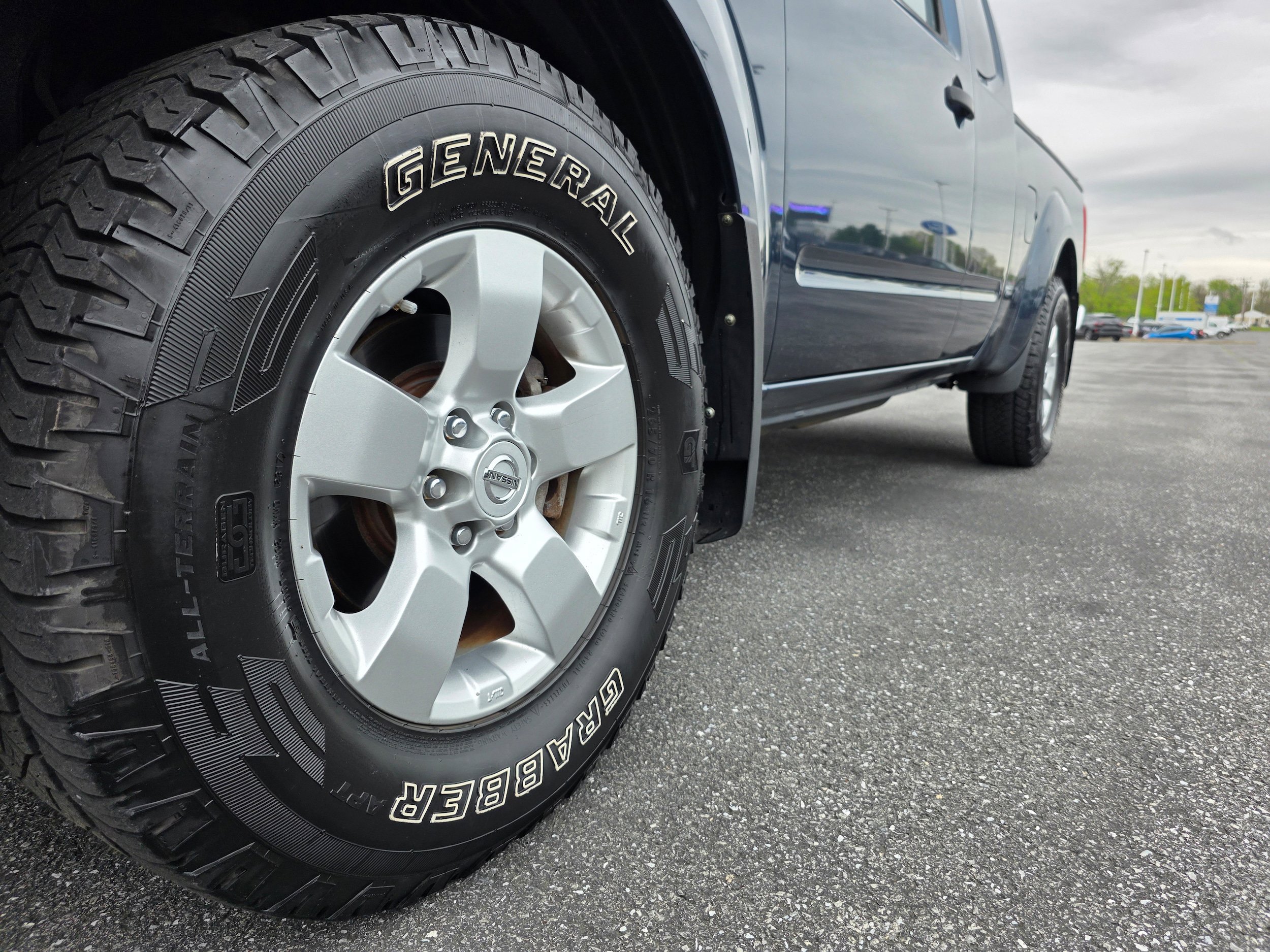 Used 2013 Nissan Frontier SV w/ SV Value Truck Pkg RWD image 20