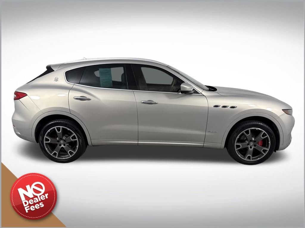 Used 2018 Maserati Levante GranLusso image 2