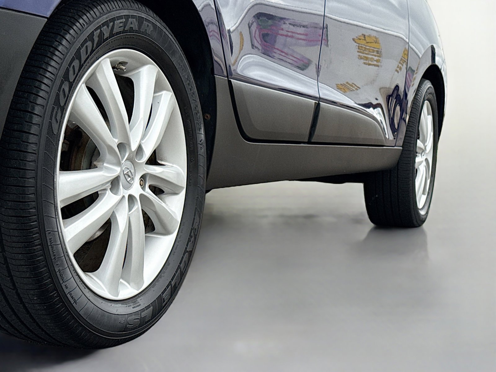 Used 2013 Hyundai Tucson Limited w/ Premium Pkg AWD/4WD image 17