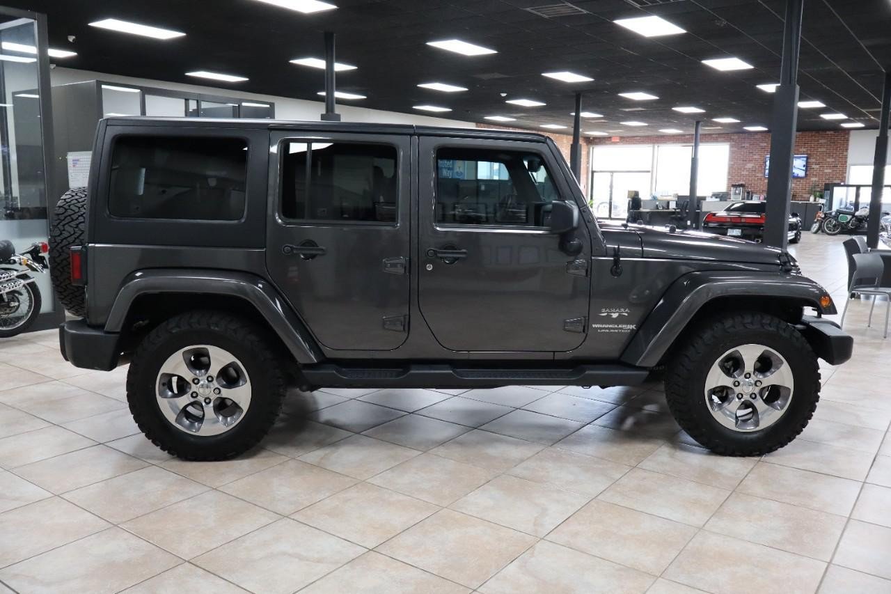 Used 2018 Jeep Wrangler Unlimited Sahara w/ Connectivity Group AWD/4WD image 7