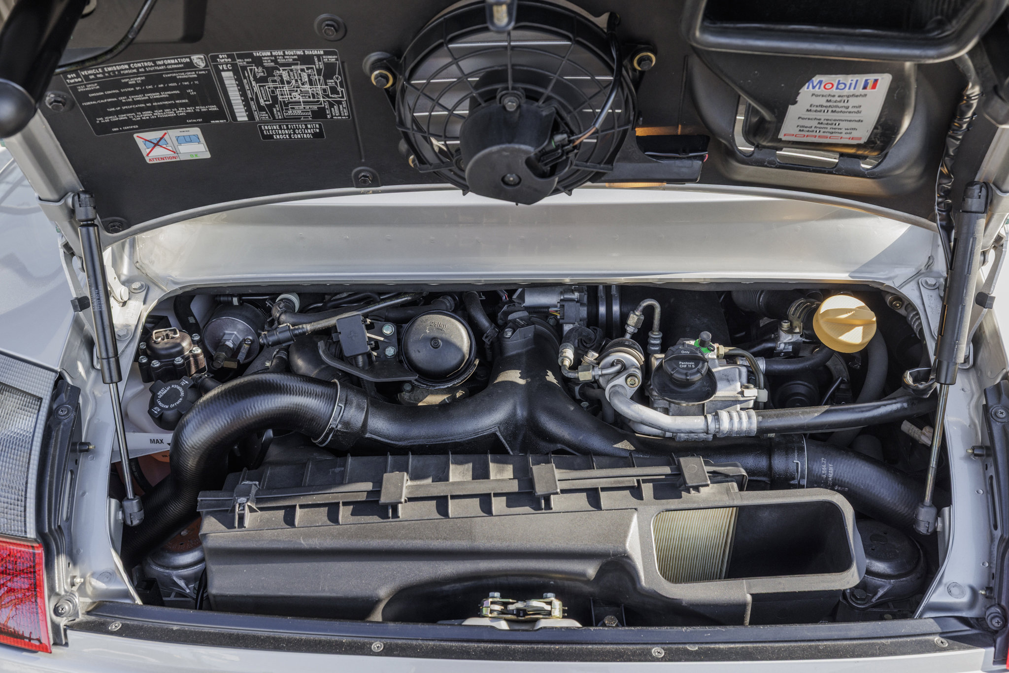 Used 2001 Porsche 911 Turbo image 31