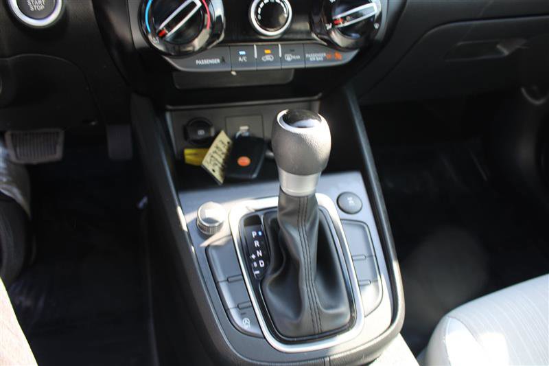 Used 2023 Hyundai Kona SEL image 17