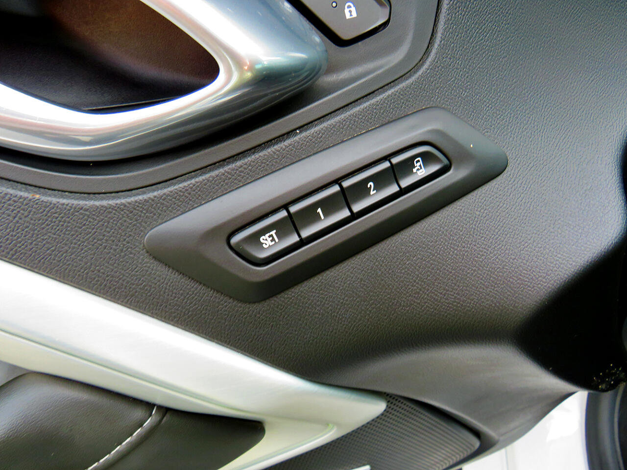 Used 2021 Chevrolet Camaro SS image 19