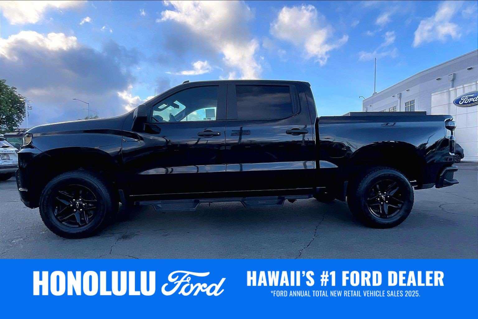 Used 2021 Chevrolet Silverado 1500 Custom Trail Boss AWD/4WD image 3