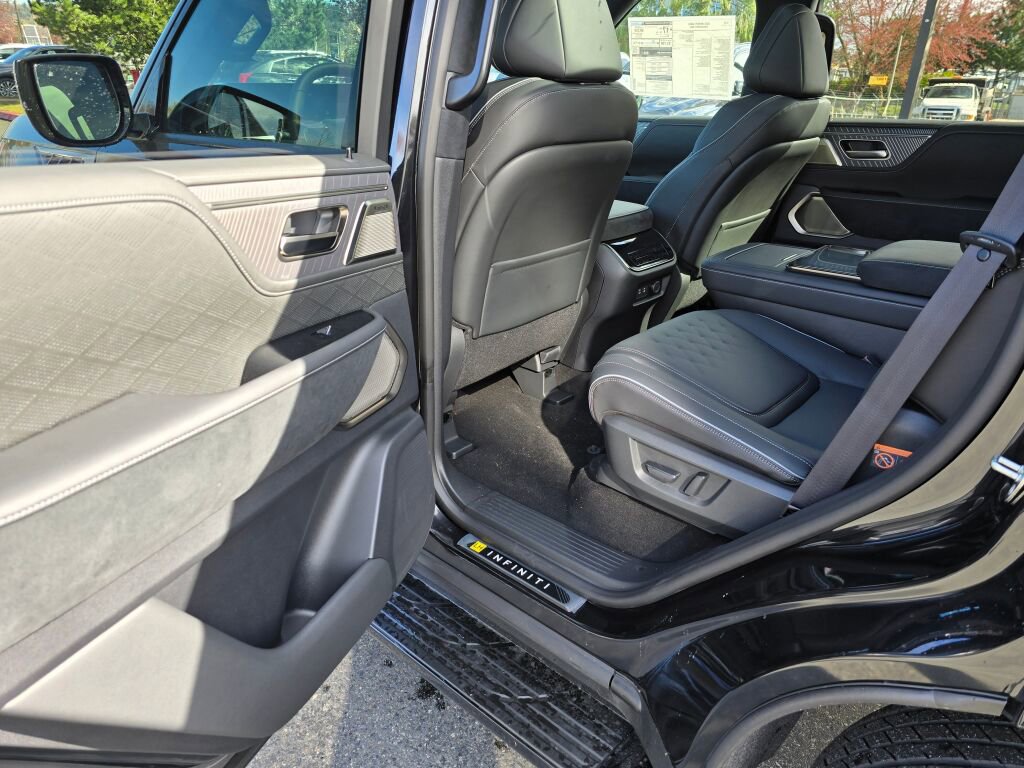 New 2025 INFINITI QX80 Autograph w/ Premium Cargo Package image 14