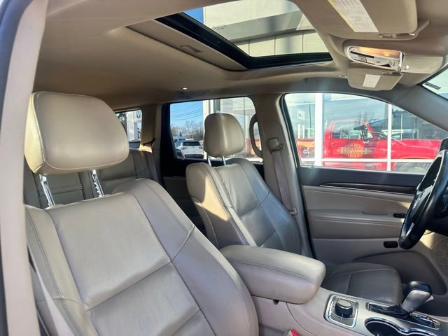 Used 2018 Jeep Grand Cherokee Limited image 16