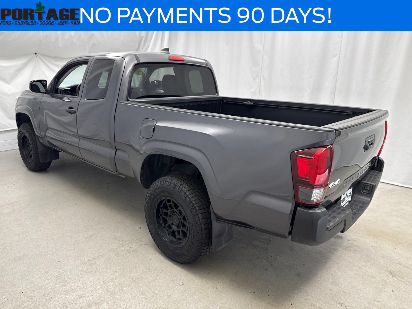 Used 2020 Toyota Tacoma SR AWD/4WD image 4
