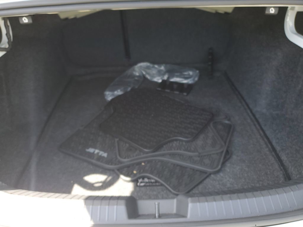 Used 2024 Volkswagen Jetta Sport FWD image 8
