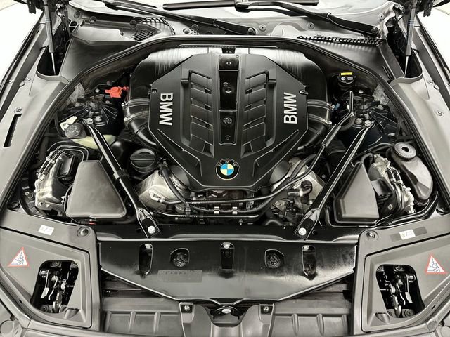 Used 2014 BMW 550i xDrive Sedan image 26