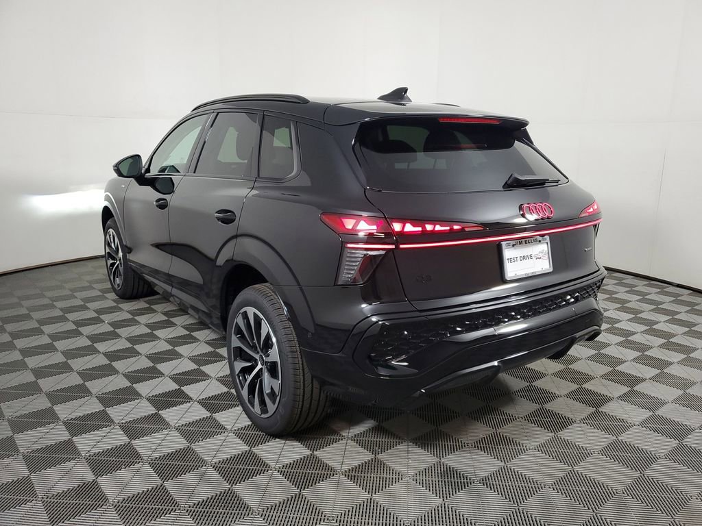 New 2026 Audi Q3 quattro 2.0T AWD/4WD image 3