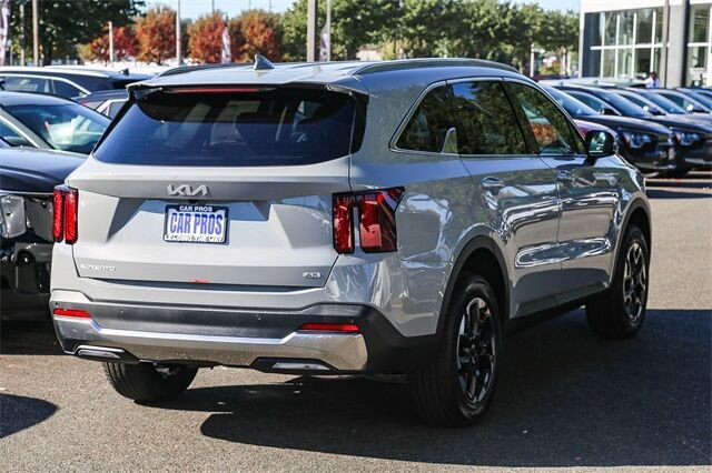 New 2026 Kia Sorento S image 8
