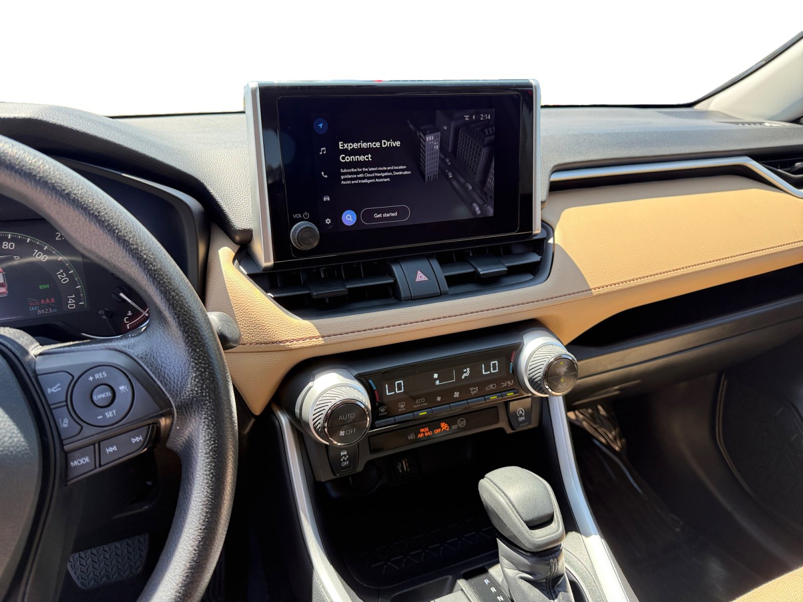 Used 2025 Toyota RAV4 XLE w/ Convenience Package FWD image 12