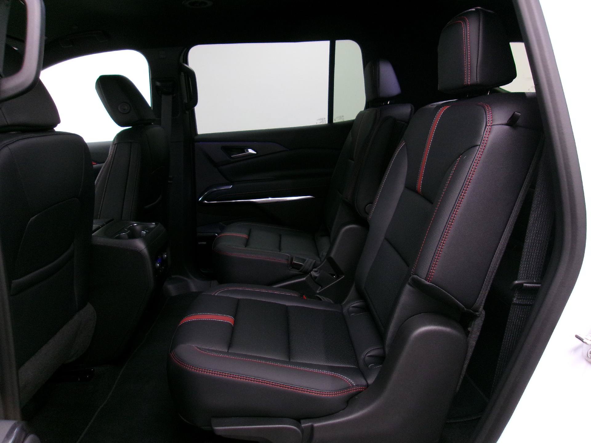 New 2026 Chevrolet Traverse RS FWD image 10