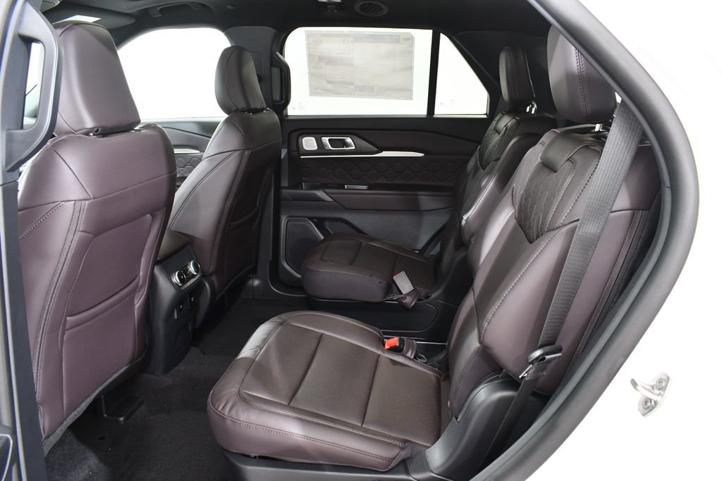 New 2026 Ford Explorer Platinum w/ LUX Leather Package AWD/4WD image 16