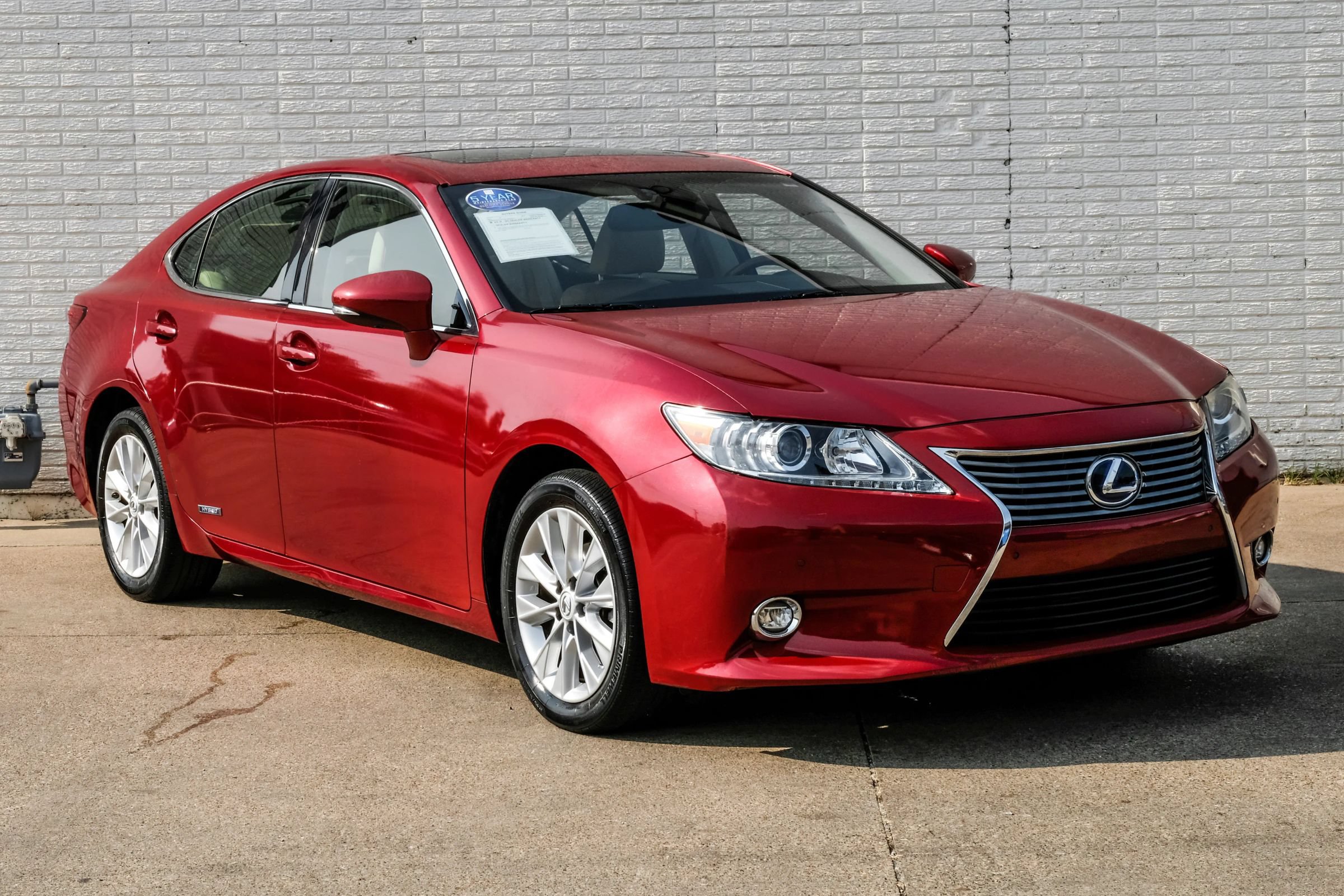 Used 2014 Lexus ES 300h w/ Luxury Package w/Bamboo Trim FWD image 6