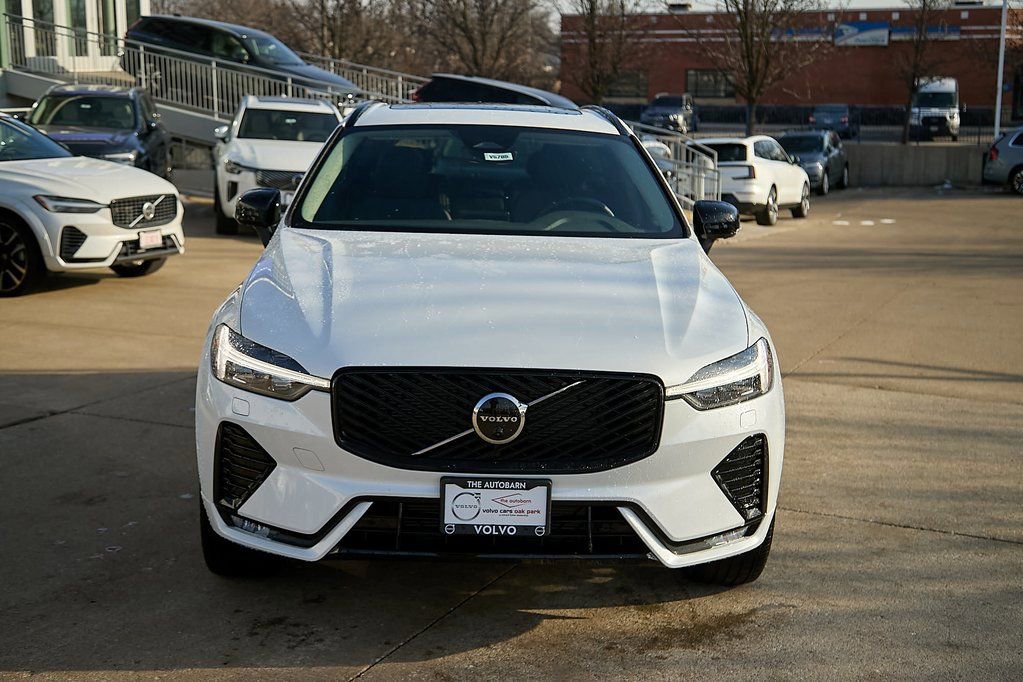 New 2026 Volvo XC60 B5 Plus w/ Climate Package image 7