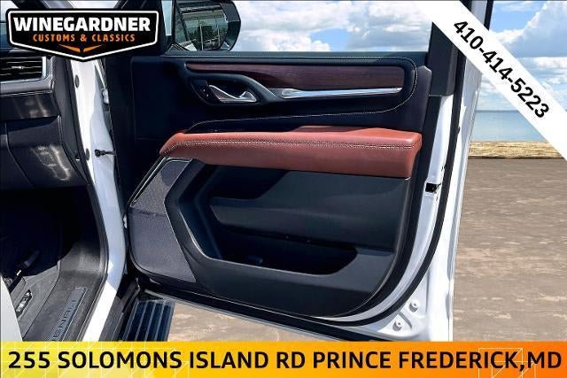 Used 2023 GMC Yukon Denali Ultimate w/ LPO, Floor Liner Package AWD/4WD image 29
