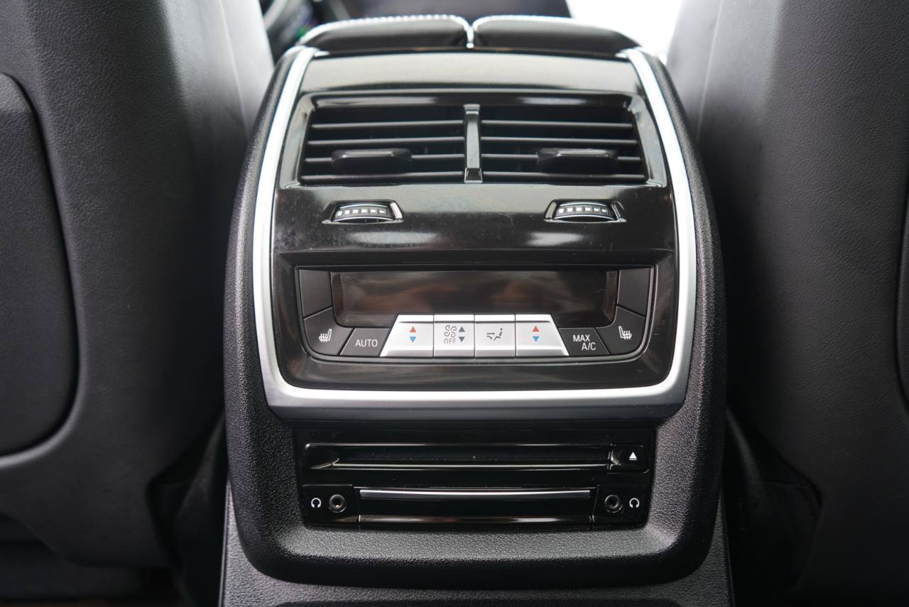 Used 2022 BMW ALPINA XB7 AWD/4WD image 48
