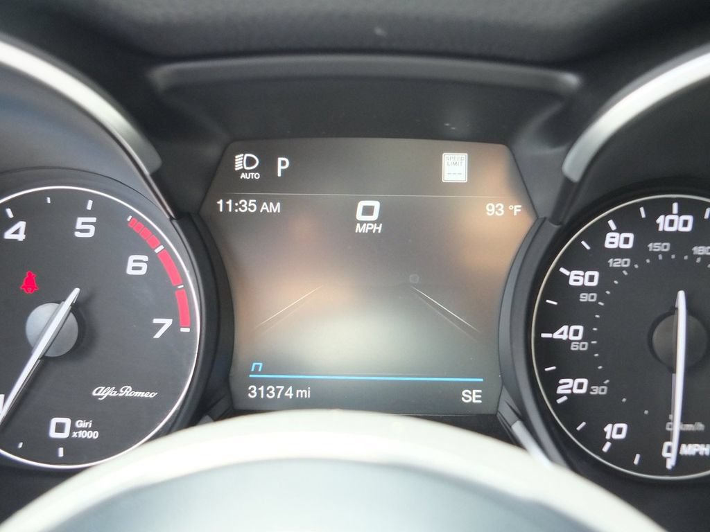 Used 2023 Alfa Romeo Stelvio Veloce AWD/4WD image 29